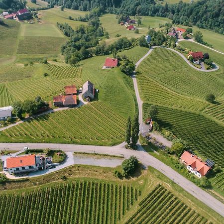 Weinstrassenapartment Fam. Dietrich Рач-ан-дер-Вайнштрассе Экстерьер фото