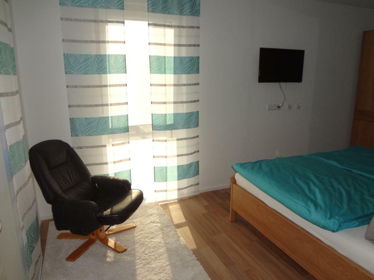 Weinstrassenapartment Fam. Dietrich Рач-ан-дер-Вайнштрассе Экстерьер фото